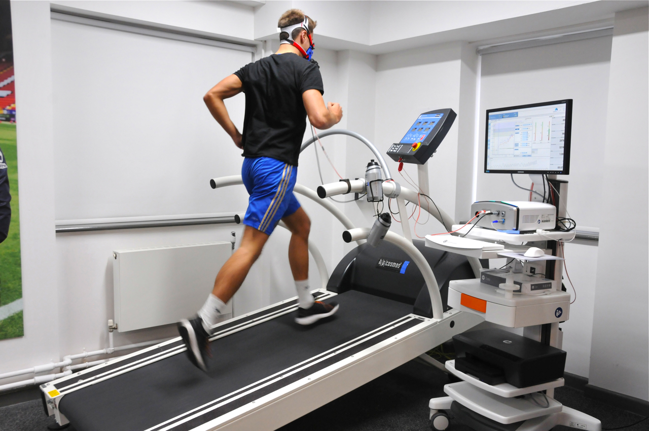 person running on a treadmill during a vo2 max test